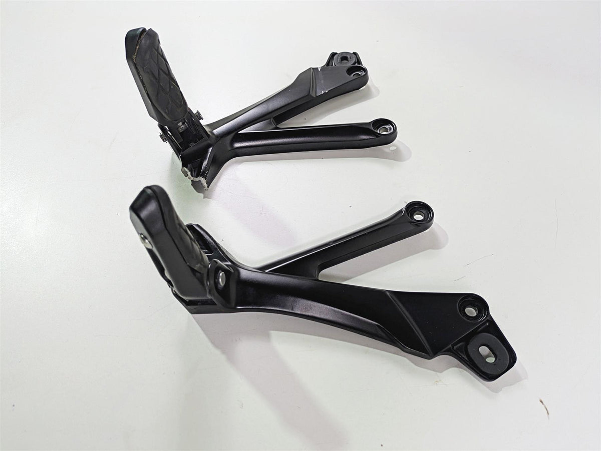 2023 Suzuki GSX1300 RR Hayabusa Rear Passenger Footpeg Set - Read 3600-10L00 {{ shop.shopifyCountryName }} - Mototech271