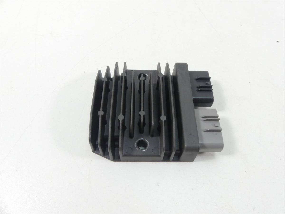 2020 Triumph Speed Triple RS 1050 Rectifier Voltage Regulator T1300675 FH020AA {{ shop.shopifyCountryName }} - Mototech271