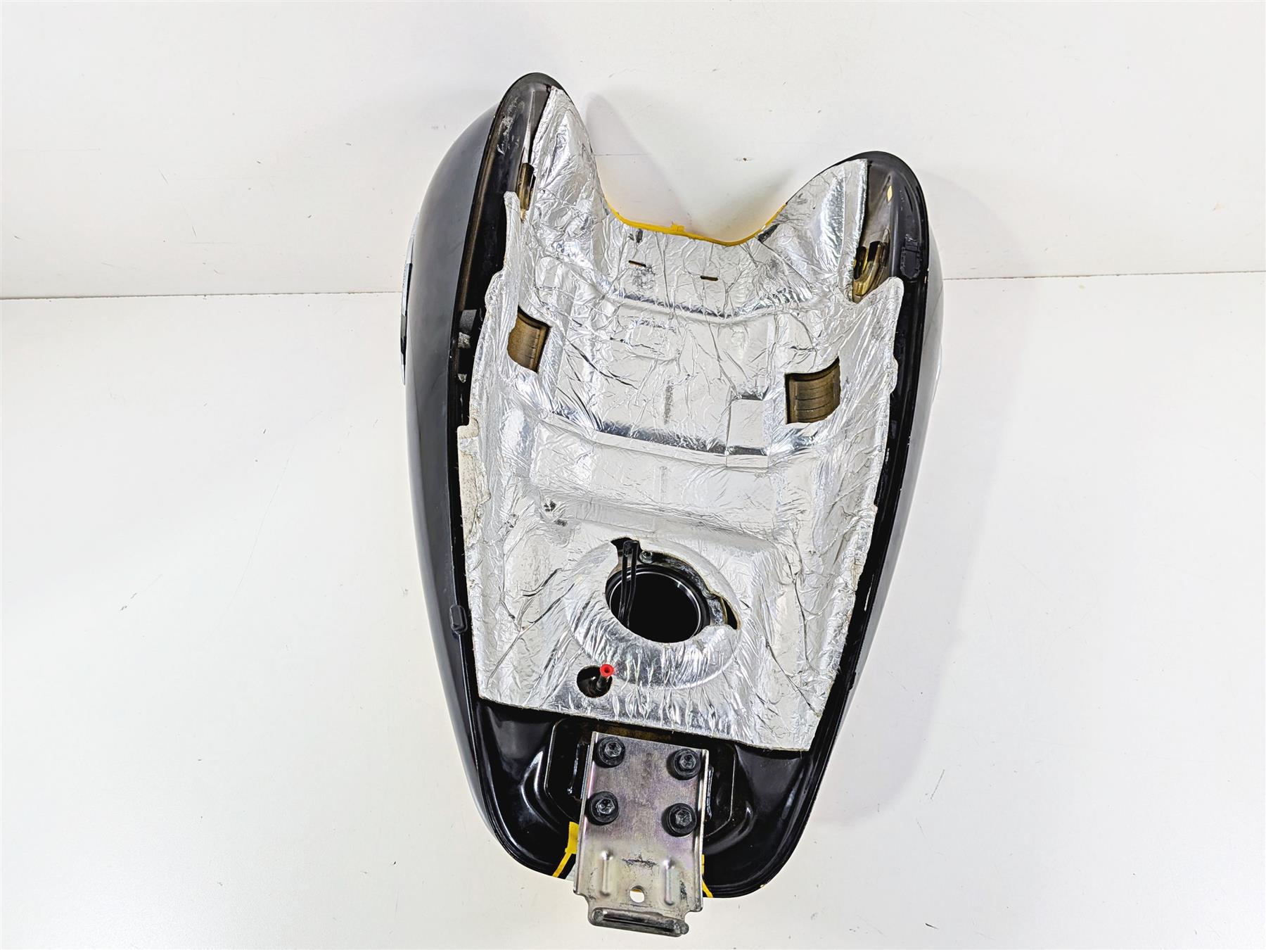 2014 Suzuki M109R VZR1800 Boulevard Fuel Gas Petrol Tank - Read 44100-48GN0 {{ shop.shopifyCountryName }} - Mototech271