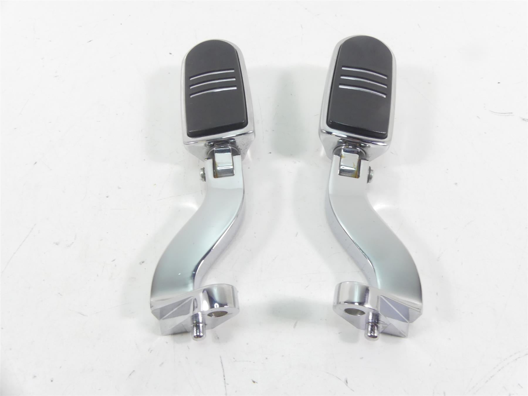 2014 Harley Touring FLHX Street Glide Rear Chrome Passenger Footpeg Set 49036-04 {{ shop.shopifyCountryName }} - Mototech271