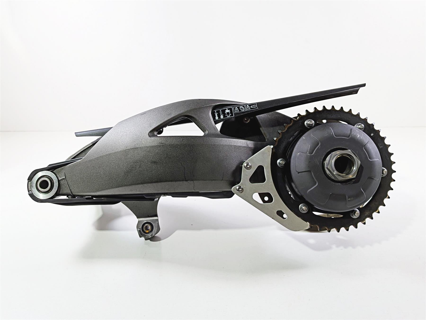 2019 Triumph Speed Triple RS 1050 Rear Swingarm & Axle Set T2059502 T2010257 {{ shop.shopifyCountryName }} - Mototech271