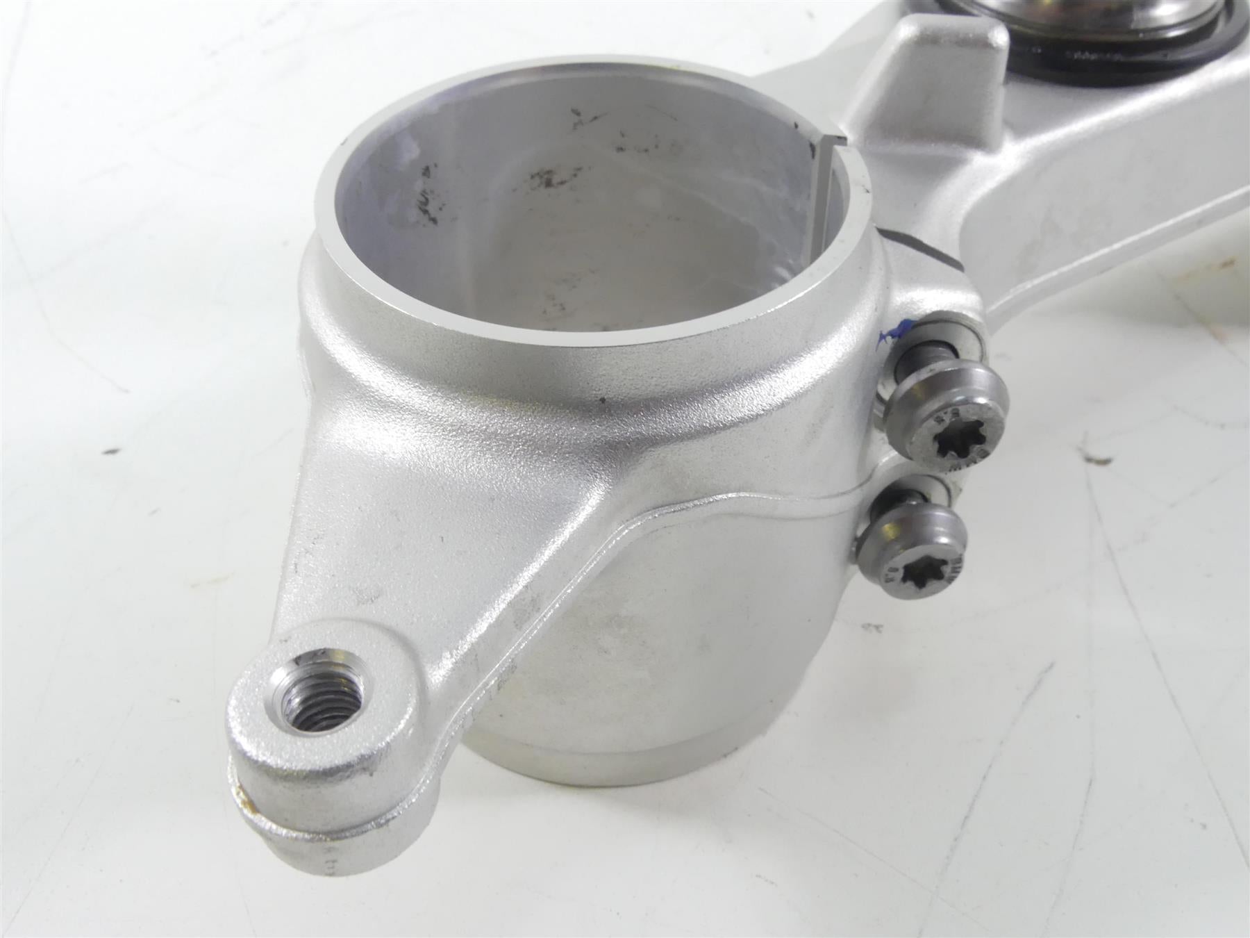2020 BMW F850 GS K81 Rallye Lower Triple Tree Steering Clamp 59mm 31428565020 {{ shop.shopifyCountryName }} - Mototech271