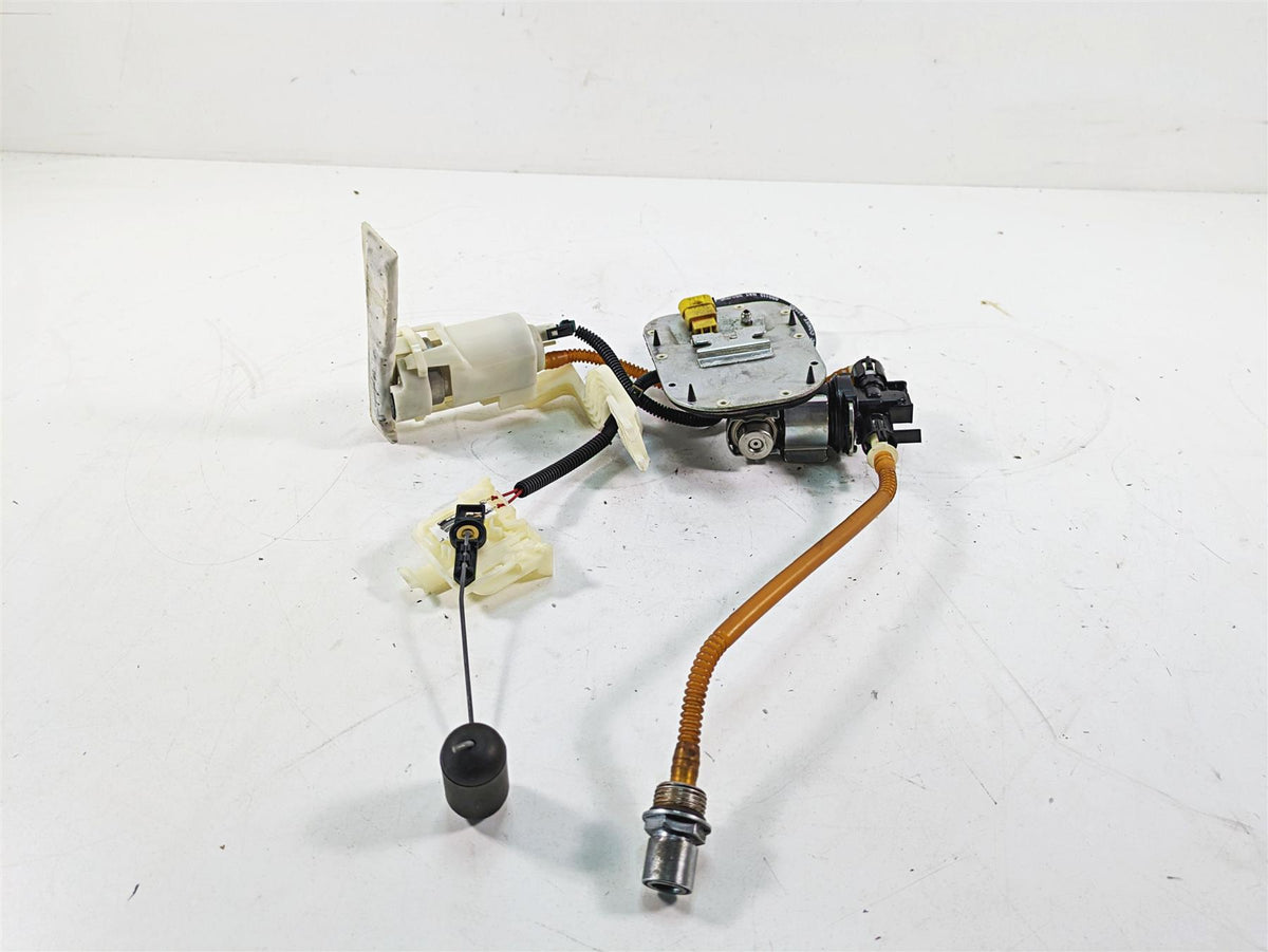 2013 Harley Softail FLSTC Heritage Classic Fuel Gas Pump & Sender 75284-08A {{ shop.shopifyCountryName }} - Mototech271