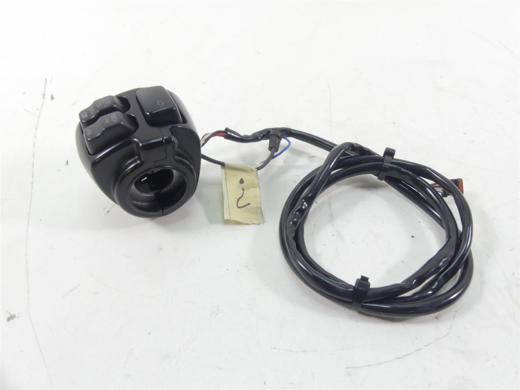 2015 Harley FXDL Dyna Low Rider Left Hand Light Blinker Control Switch 72943-12A | Mototech271