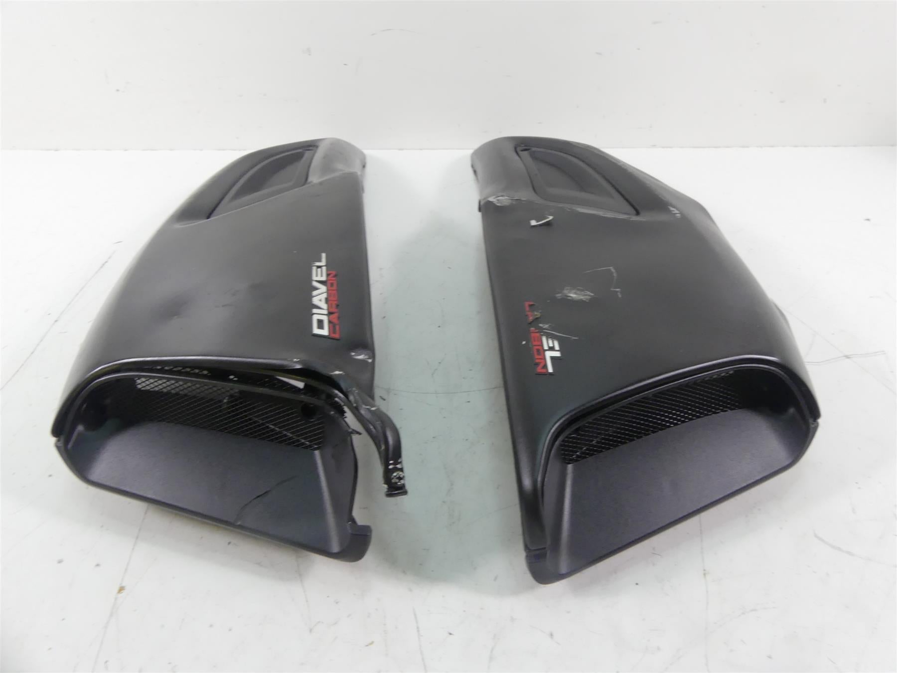 2015 Ducati Diavel Carbon Red Right Left Air Duct Cover Set - Read  48017031AA