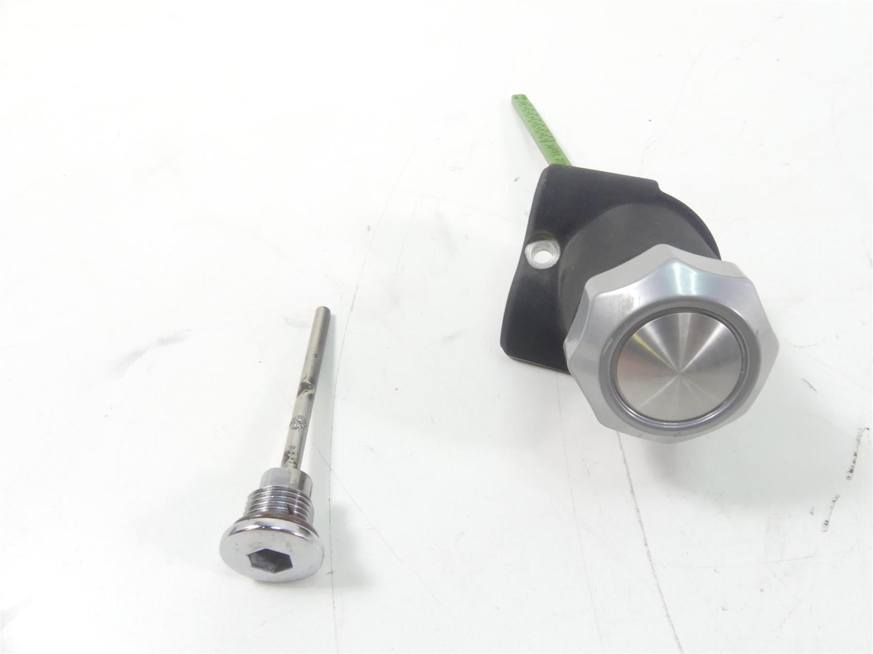 2009 Harley FXDL Dyna Low Rider Transmission Oil Dipstick & Mount Set 62853-06 {{ shop.shopifyCountryName }} - Mototech271