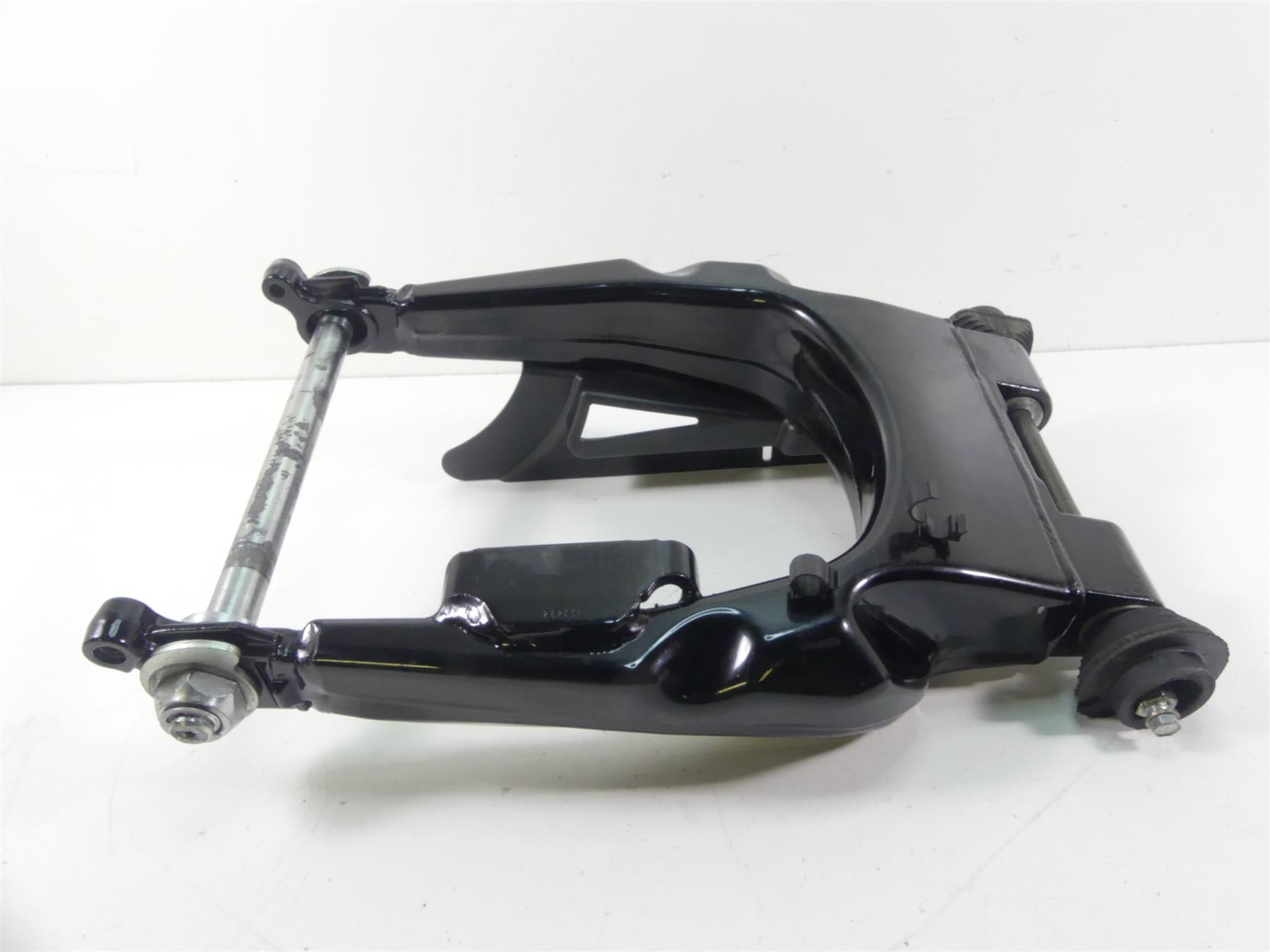 2012 Harley Touring FLHX Street Glide Rear Swingarm Swing Arm 25mm Axle  47549-09