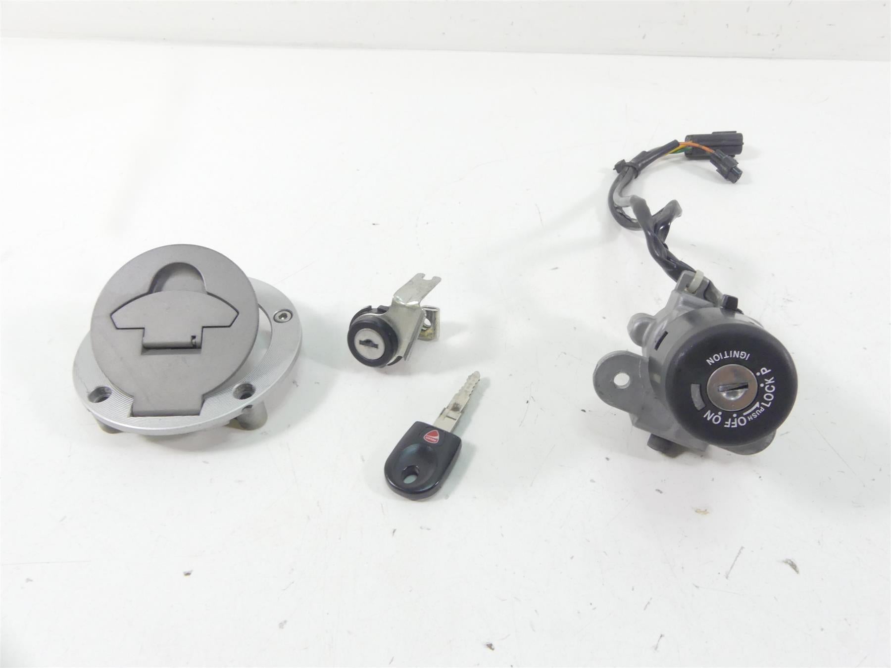 2015 Ducati Monster 1200 S Ignition Switch Key Lock Tank Lid Set -Read  59821061A