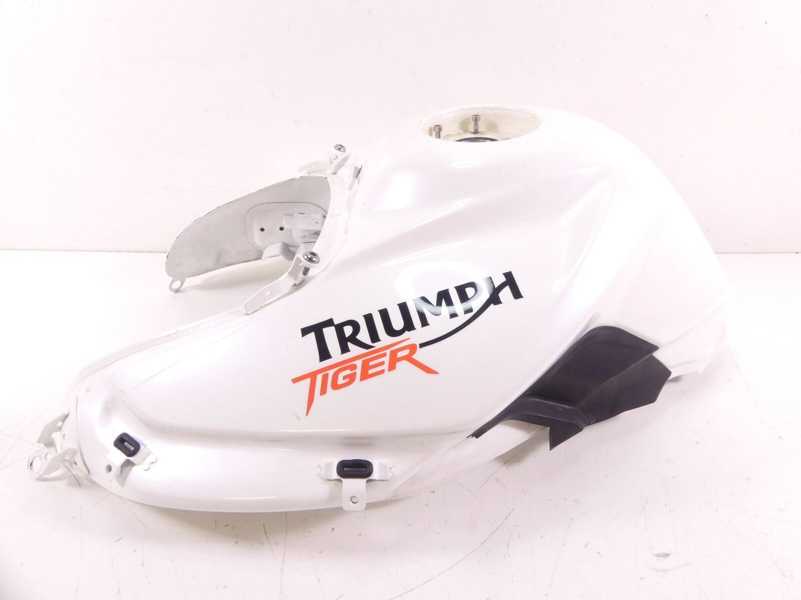 2014 Triumph Tiger 800 ABS Fuel Gas Petrol Tank Reservoir - Dent T2404311 | Mototech271