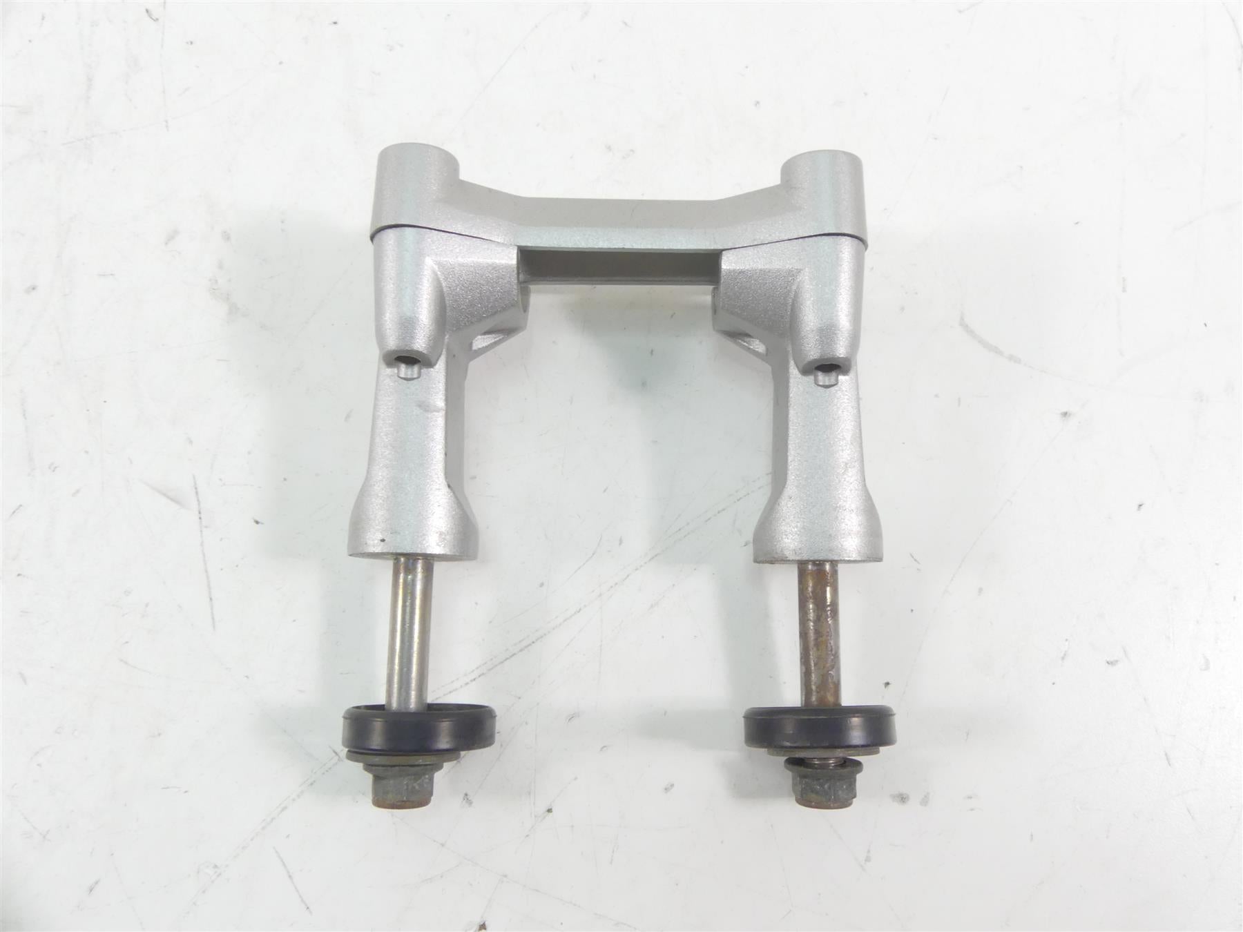2007 Yamaha FZ1 Fazer Handlebar Riser Holder Clamp Mount Set 2D1-23441-00-00 {{ shop.shopifyCountryName }} - Mototech271
