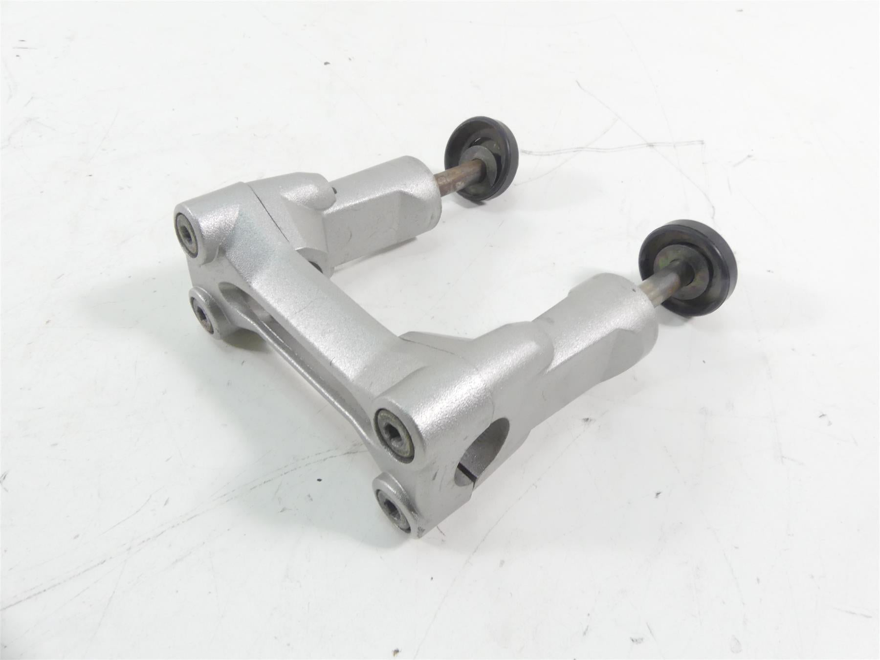 2007 Yamaha FZ1 Fazer Handlebar Riser Holder Clamp Mount Set 2D1-23441-00-00 | Mototech271