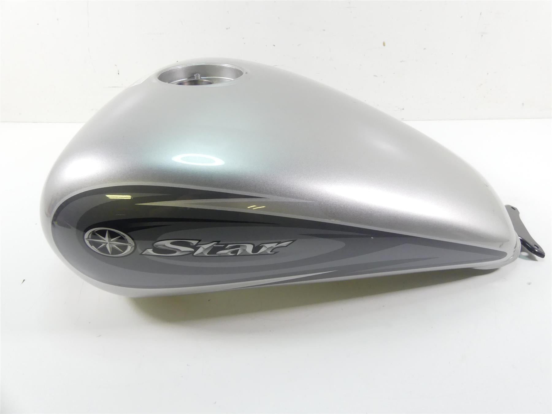 Yamaha road deals star fuel tank