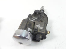 Load image into Gallery viewer, 2002 Harley Softail FXSTDI Deuce Engine Starter Motor + Chrome Cover 31553-94B | Mototech271
