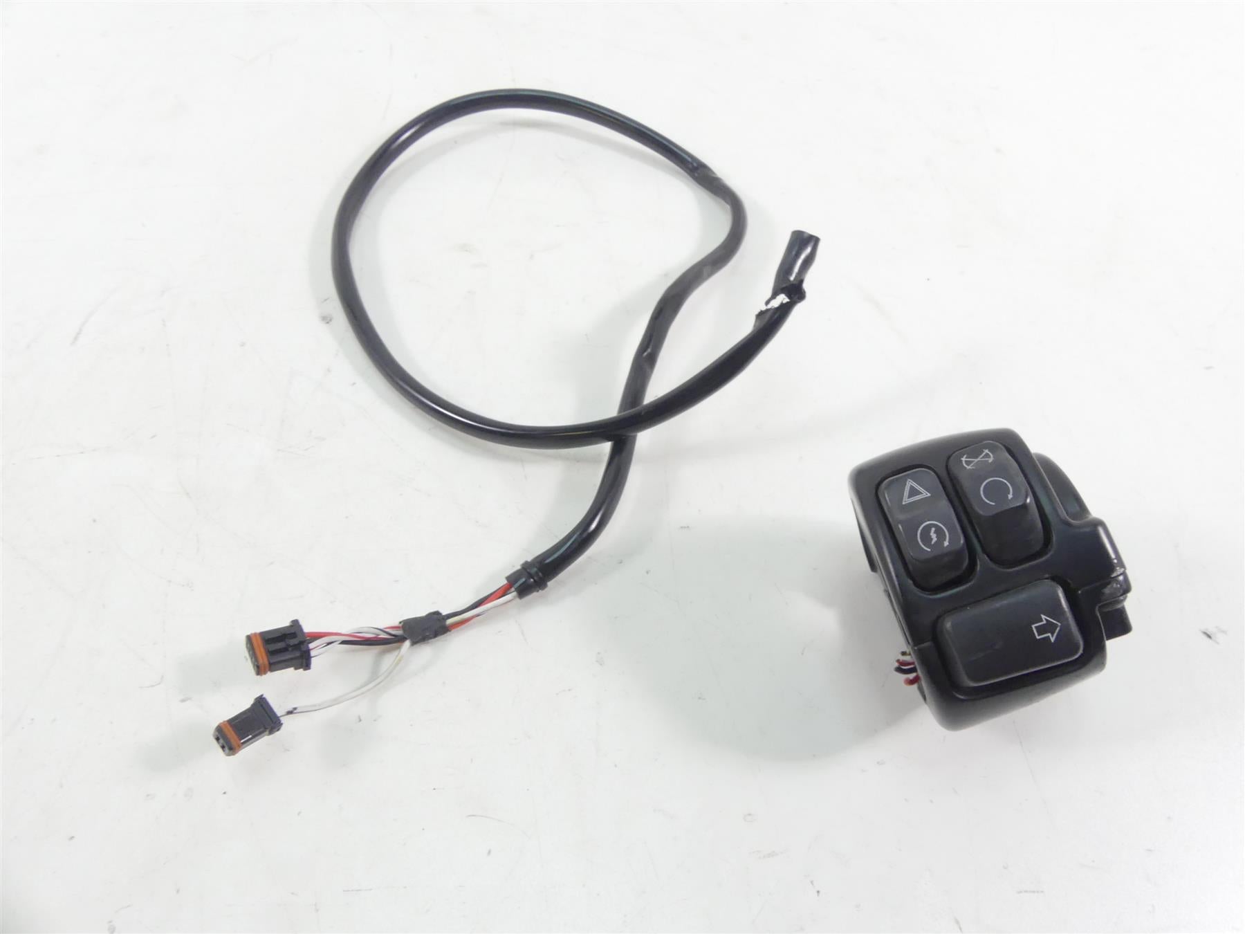 2018 Harley FLHC Softail Heritage Right Hand Control Switch - Read 71500462 | Mototech271