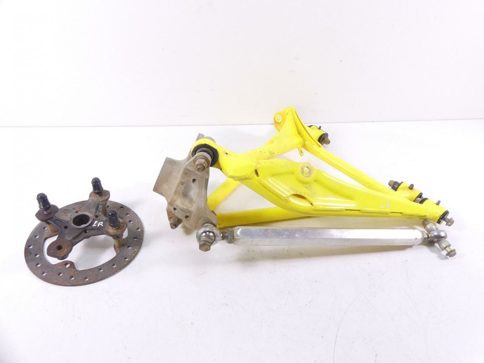 2018 Can-Am Maverick 1000R XMR Left Rear Knee Assembly 706002792 706002764 | Mototech271