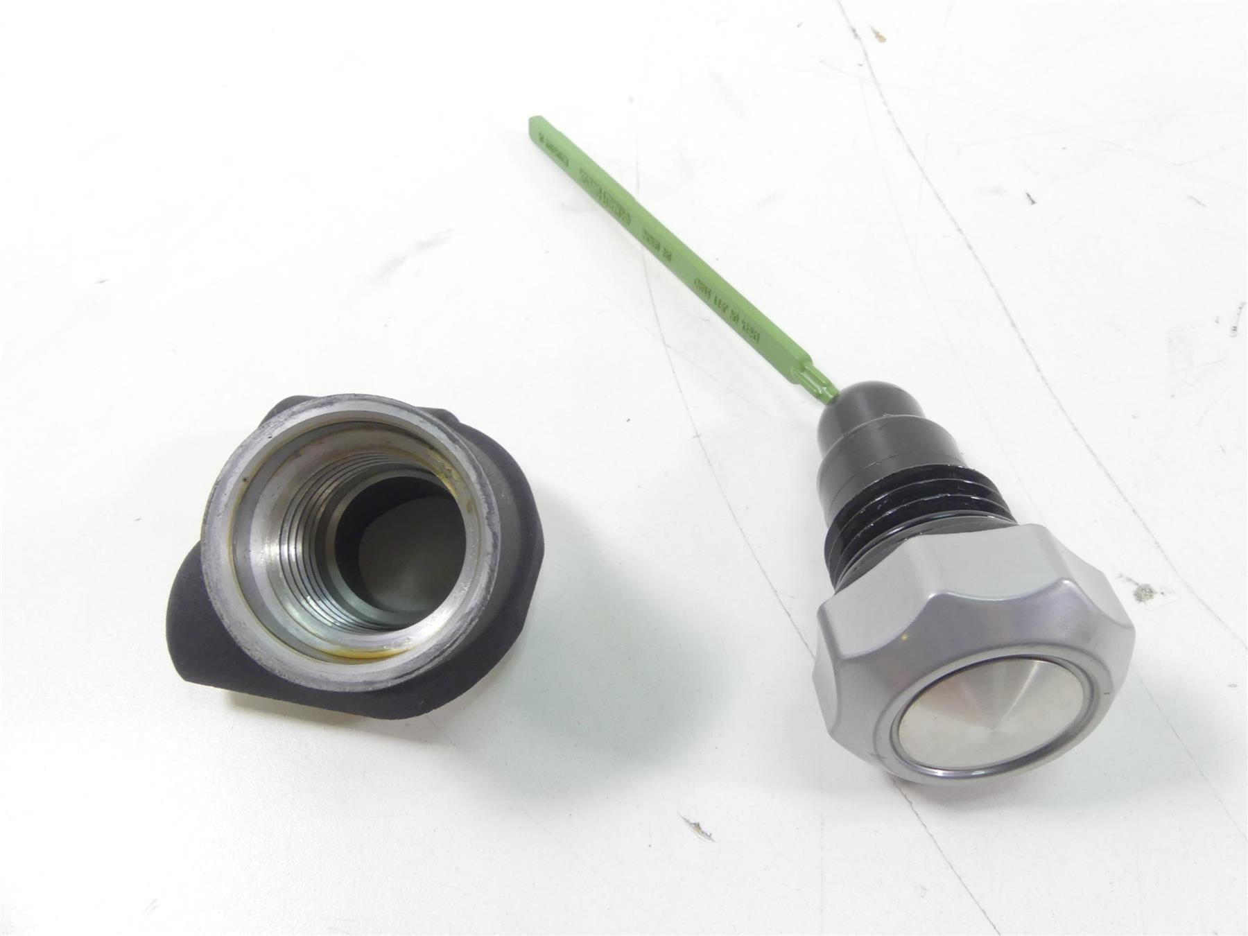 2009 Harley FXDL Dyna Low Rider Transmission Oil Dipstick & Mount Set 62853-06 {{ shop.shopifyCountryName }} - Mototech271